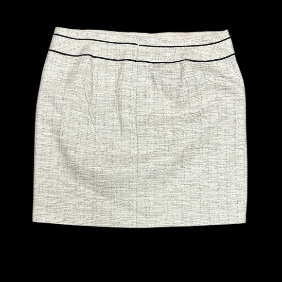 NWT White House Black Market Textured Cream Mini Skirt. Size 12 - Picture 2 of 8